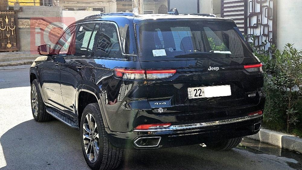 جیپ گراند شیرۆکی